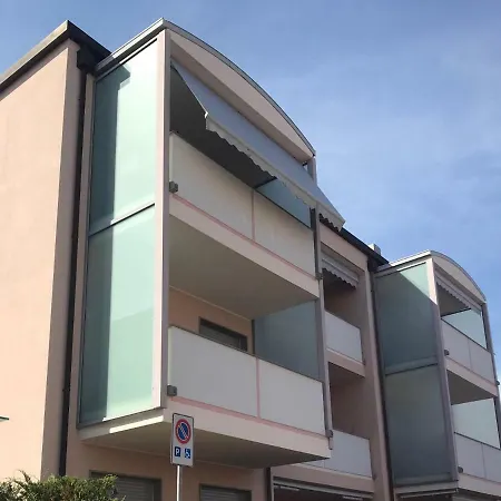 House Montecarlo By Holiday World